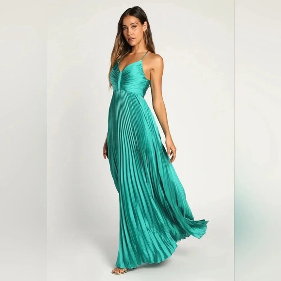 Lulus Dreaming in Color Green V-Neck Pleated Satin Maxi Dress Party Wedding Prom - Picture 3 of 9